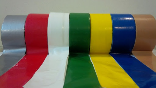 Ngoài màu trắng, băng dính vải còn đa dạng các màu khác nhau