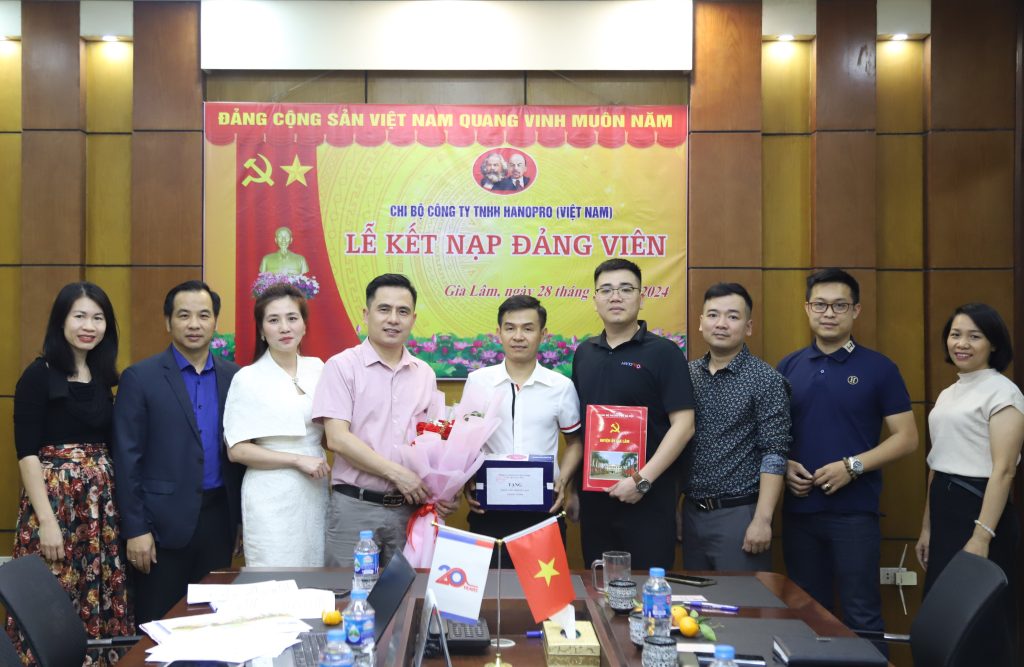 Lễ Kết Nạp Đảng Viên Mới và Tổng Kết Chi Bộ Cuối Năm IMG_7921